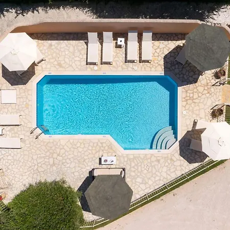 St Nicholas House With Private Heated Pool Βίλα